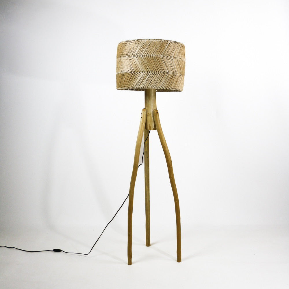 Lampe de sol Luhalu en bois et fibre naturelle
