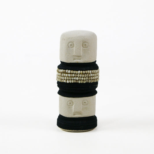 Statuette Sumba en Pierre, Coquillages et Perles - Taille M