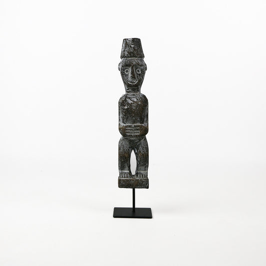 Statuette en bois sur socle