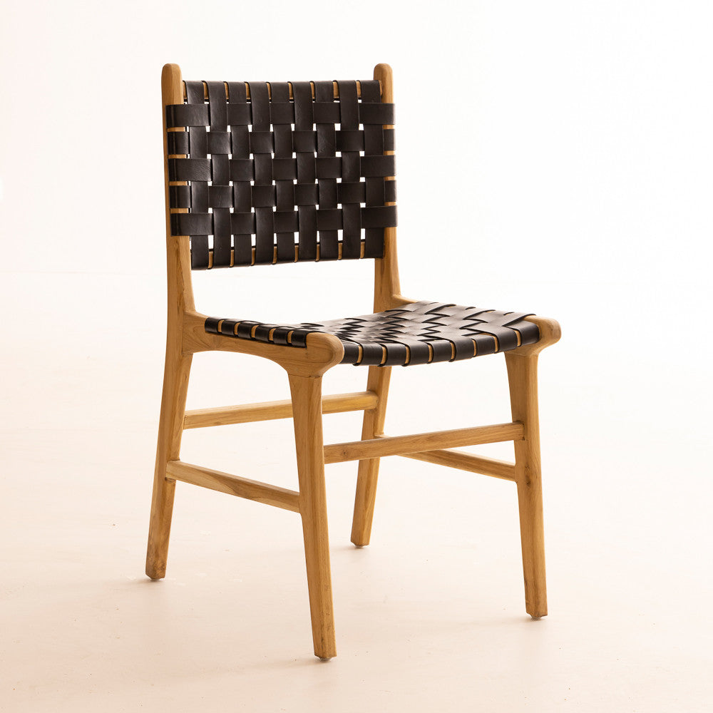 Chaise en bois de teck et cuir noir - Karna