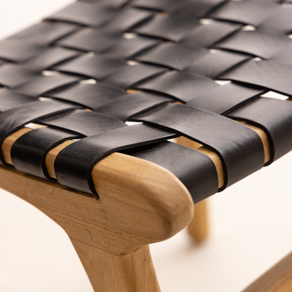 Chaise en bois de teck et cuir noir - Karna